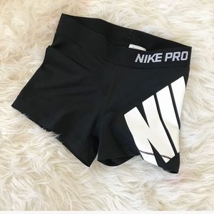 Brand new nike pro shorts